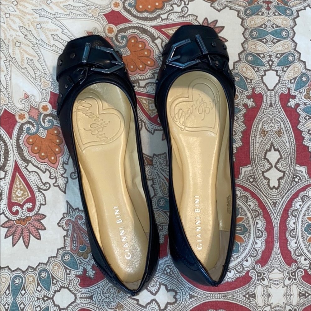 New Gianni Bini flats